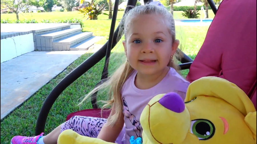 ماجراهای دیانا و روما - سنگ نوردی دیانا و روما در کنار دریا